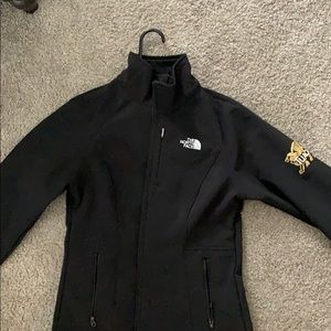 Fitted Women’s NorthFace Jacket